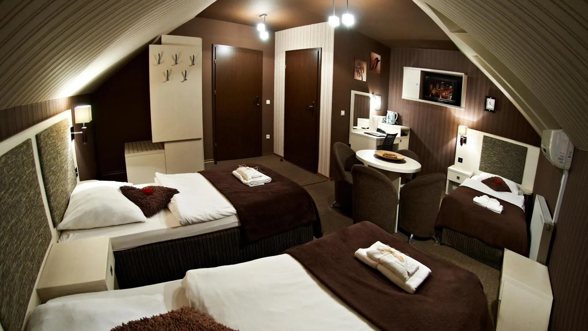 Apart A2 Poznan - 24H - Self Check-In - Free Parking 0*,  Poland